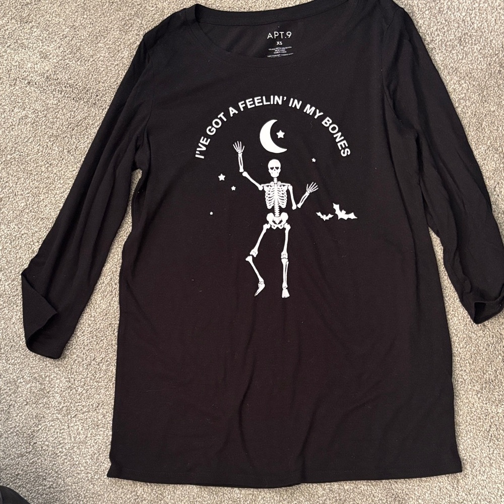 Apt 9 Skelton top